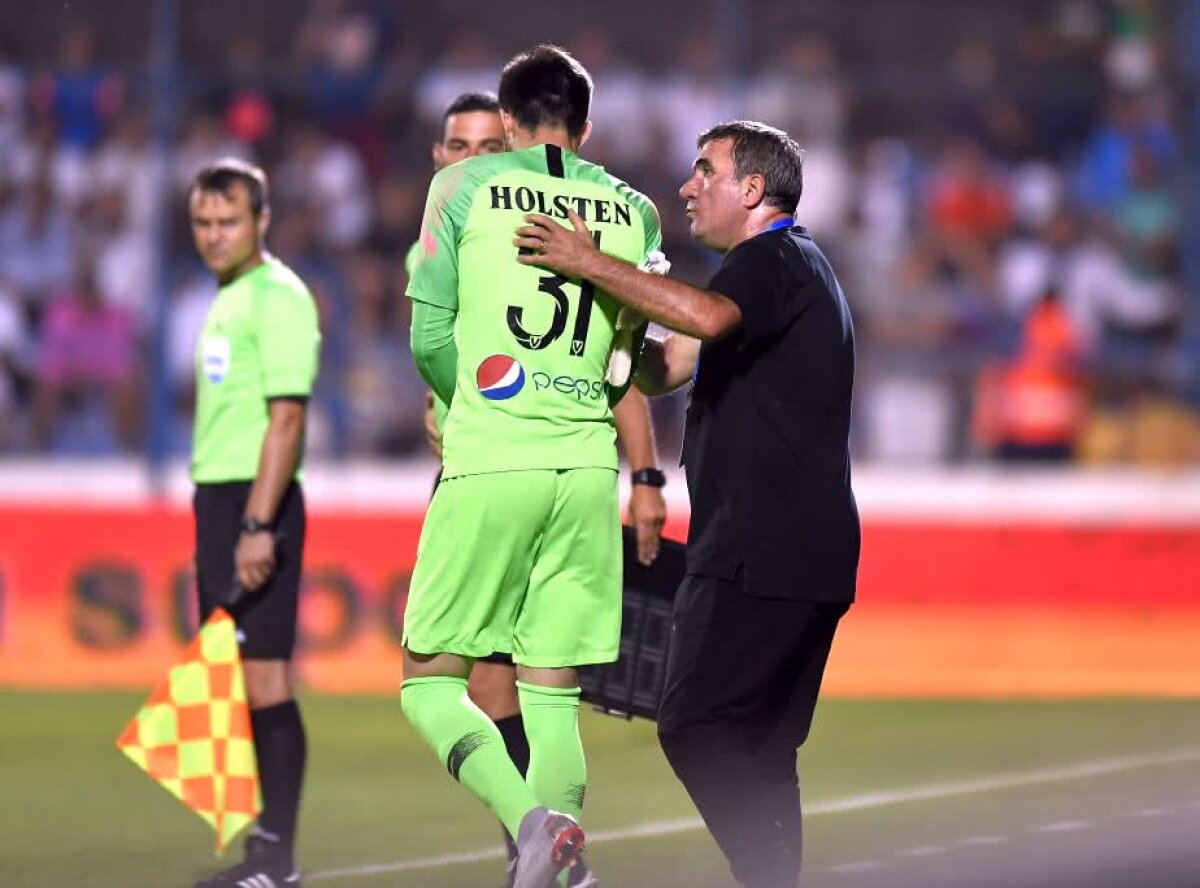 VIITORUL - FCSB // FOTO Moment tensionat pe banca Viitorului » Hagi și-a ieșit din minți și a țipat la antrenorul de portari!