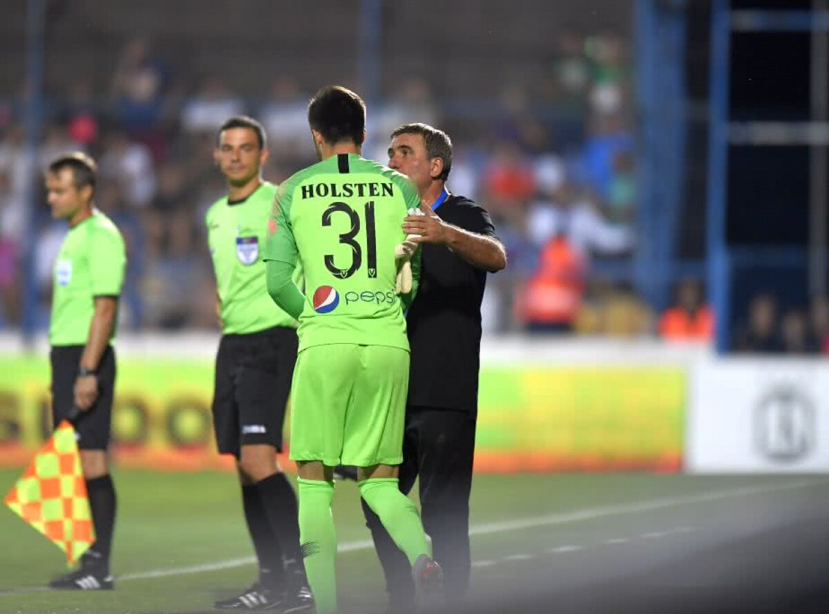 VIITORUL - FCSB // FOTO Moment tensionat pe banca Viitorului » Hagi și-a ieșit din minți și a țipat la antrenorul de portari!
