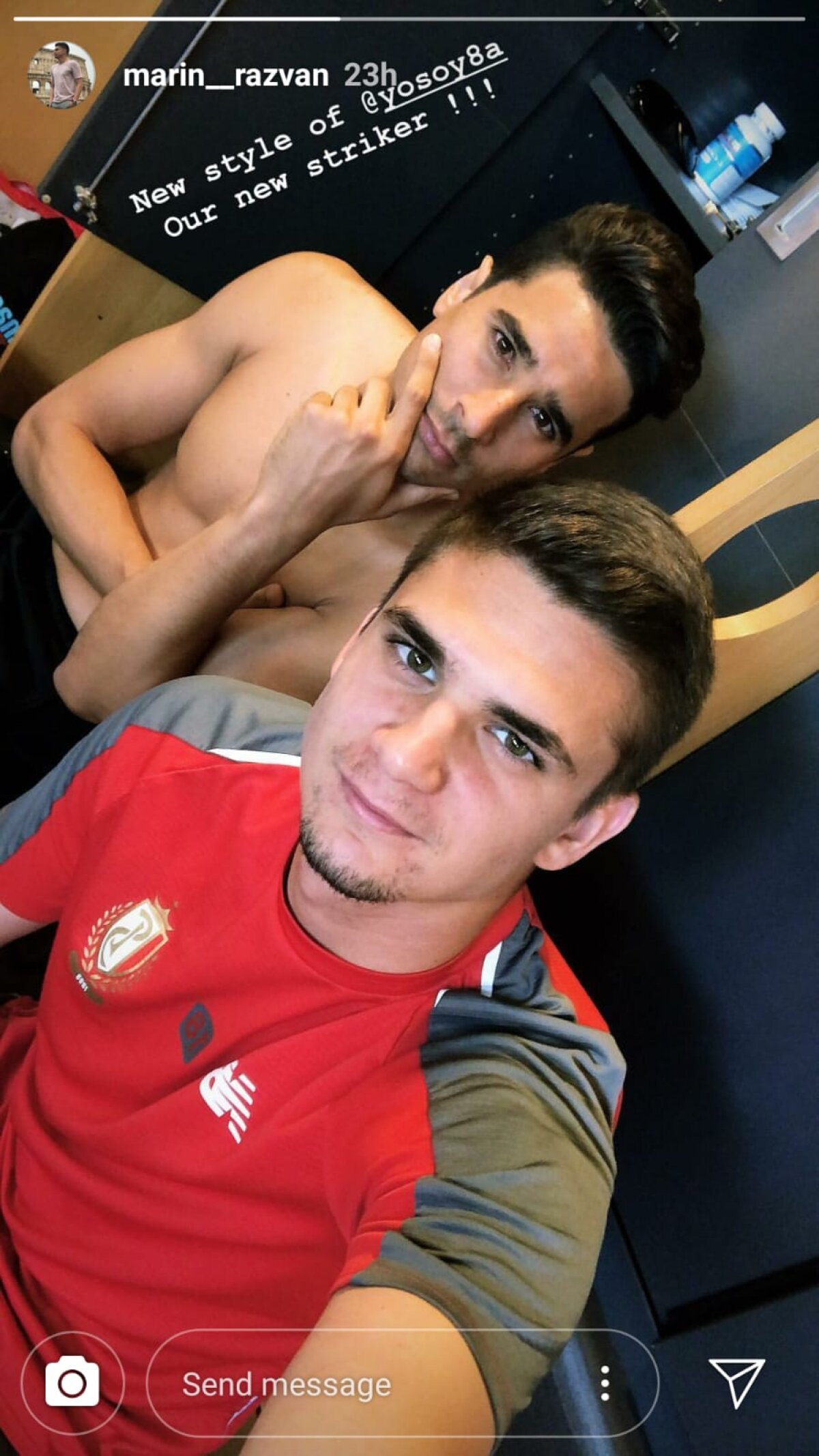 FOTO Trending worldwide pe rețelele de socializare » Poza postată de Răzvan Marin a devenit virală dintr-un motiv inedit