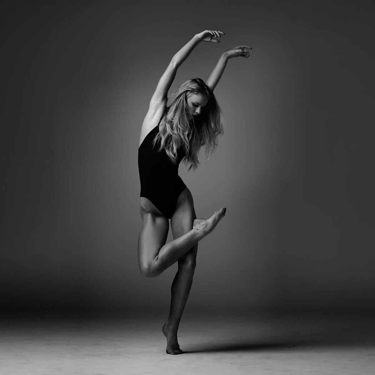 GALERIE FOTO Sacrificiile unei balerine HOT: "Puțin sex și mereu înfometată"