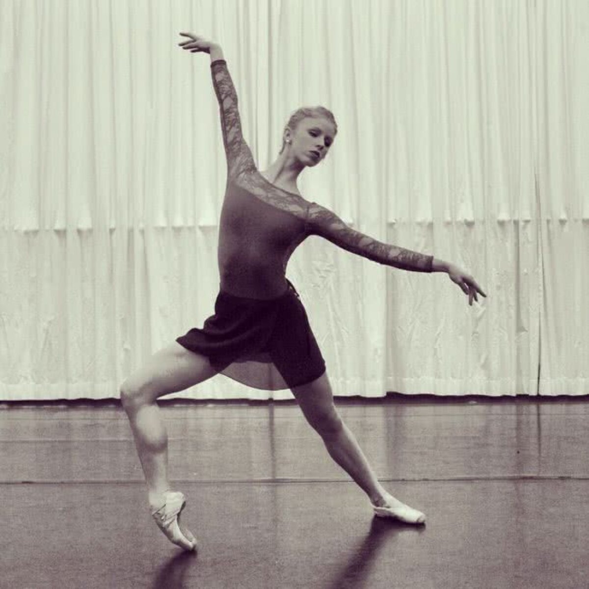 GALERIE FOTO Sacrificiile unei balerine HOT: "Puțin sex și mereu înfometată"