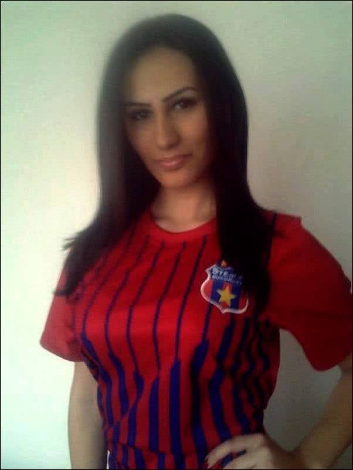 VIDEO&FOTO Imagini SUPERBE de la nunta cele mai SEXY fane a CSA Steaua: torțe și cântece de peluză