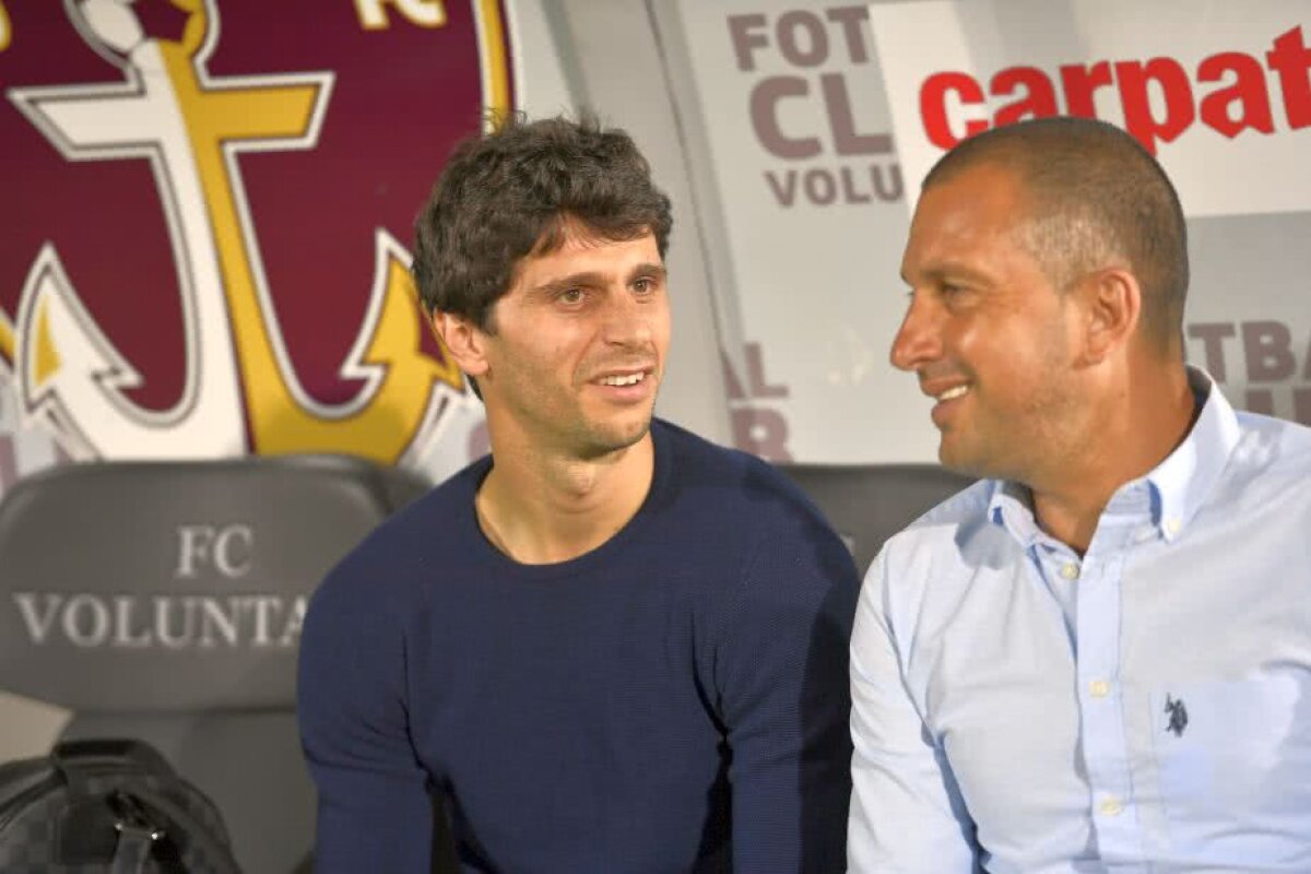 GALERIE FOTO Noua achiziție a venit la meci și a discutat cu antrenorul, înainte de FCSB - Botoșani » CV impresionant