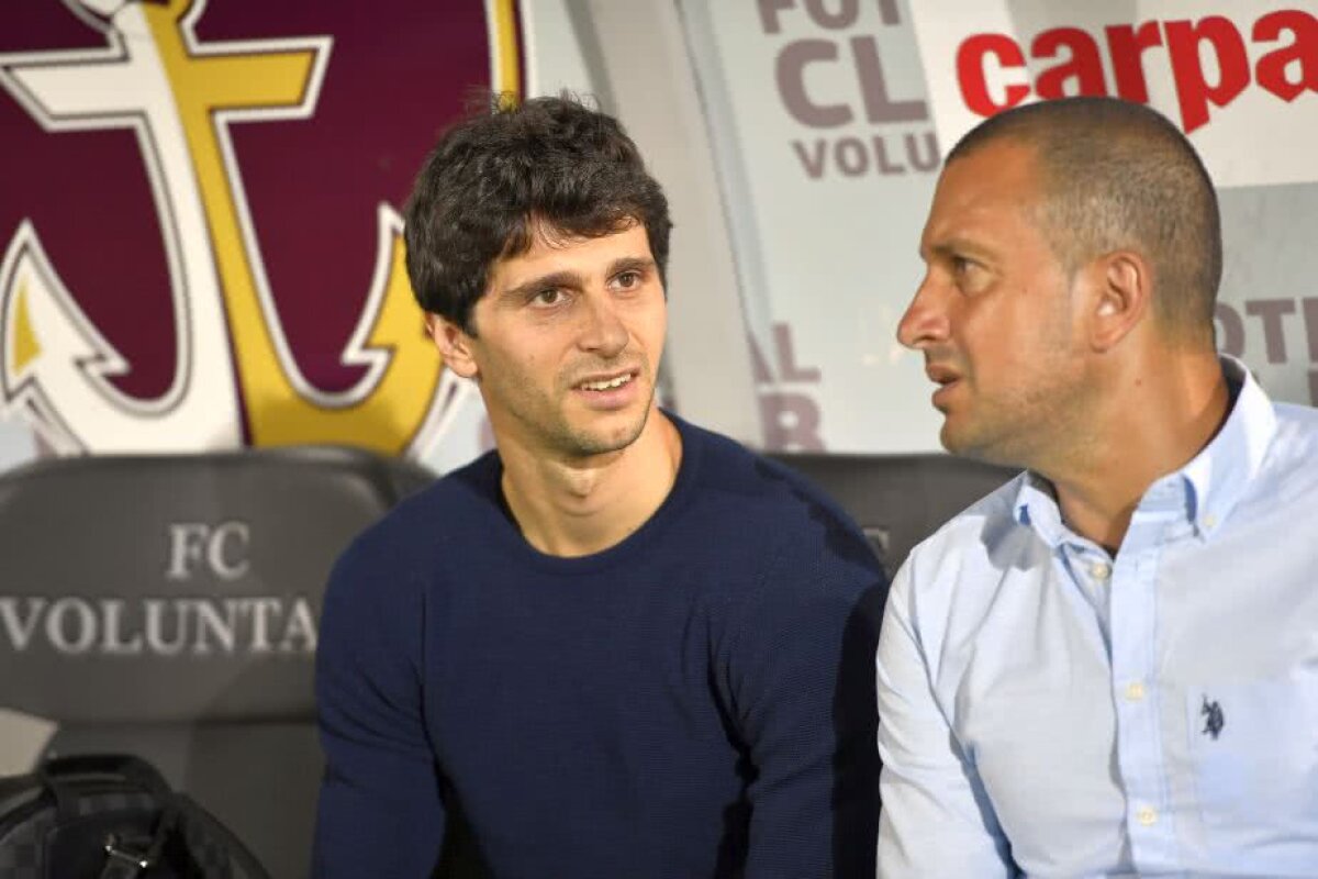 GALERIE FOTO Noua achiziție a venit la meci și a discutat cu antrenorul, înainte de FCSB - Botoșani » CV impresionant