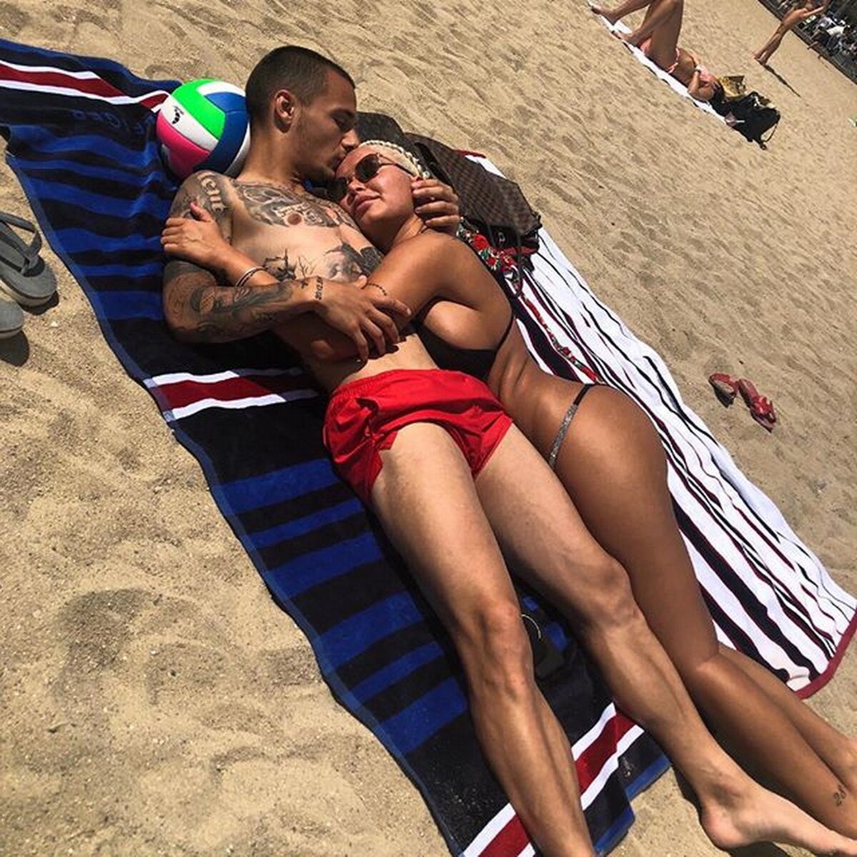 FOTO Barbie a lui Alex » Alesia, iubita golgeterului Ligii 1, îl însoţeşte pe Mitriţă la fiecare meci