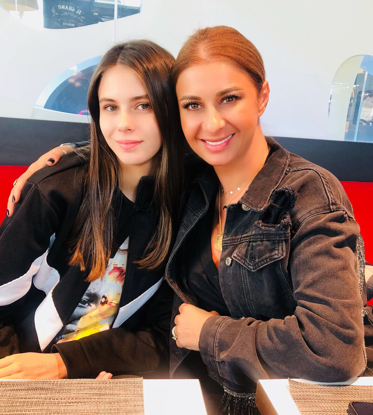 FOTO Fetele Anamariei Prodan, în Playboy: "La noi e golănie, dar în străinătate e o mândrie"