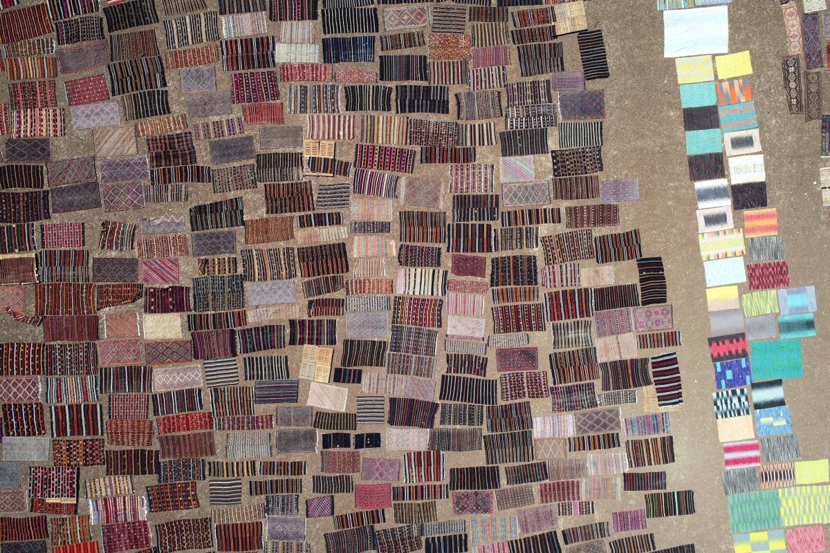 FOTO Spectaculos! Vă era dor de covoarele persane? Iată cum sunt produse în Turcia