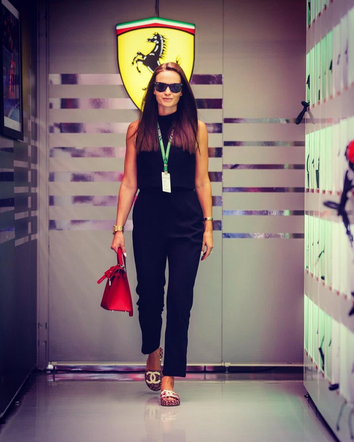 FOTO SEXY Lady in Red! Soția lui Kimi Raikonnen, SUPERBĂ la Monza