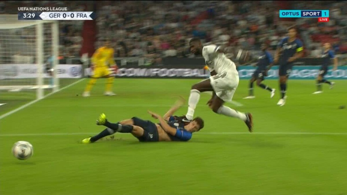 FOTO L-a călcat cu crampoanele pe gât! Incident șocant în derby-ul din Liga Națiunilor