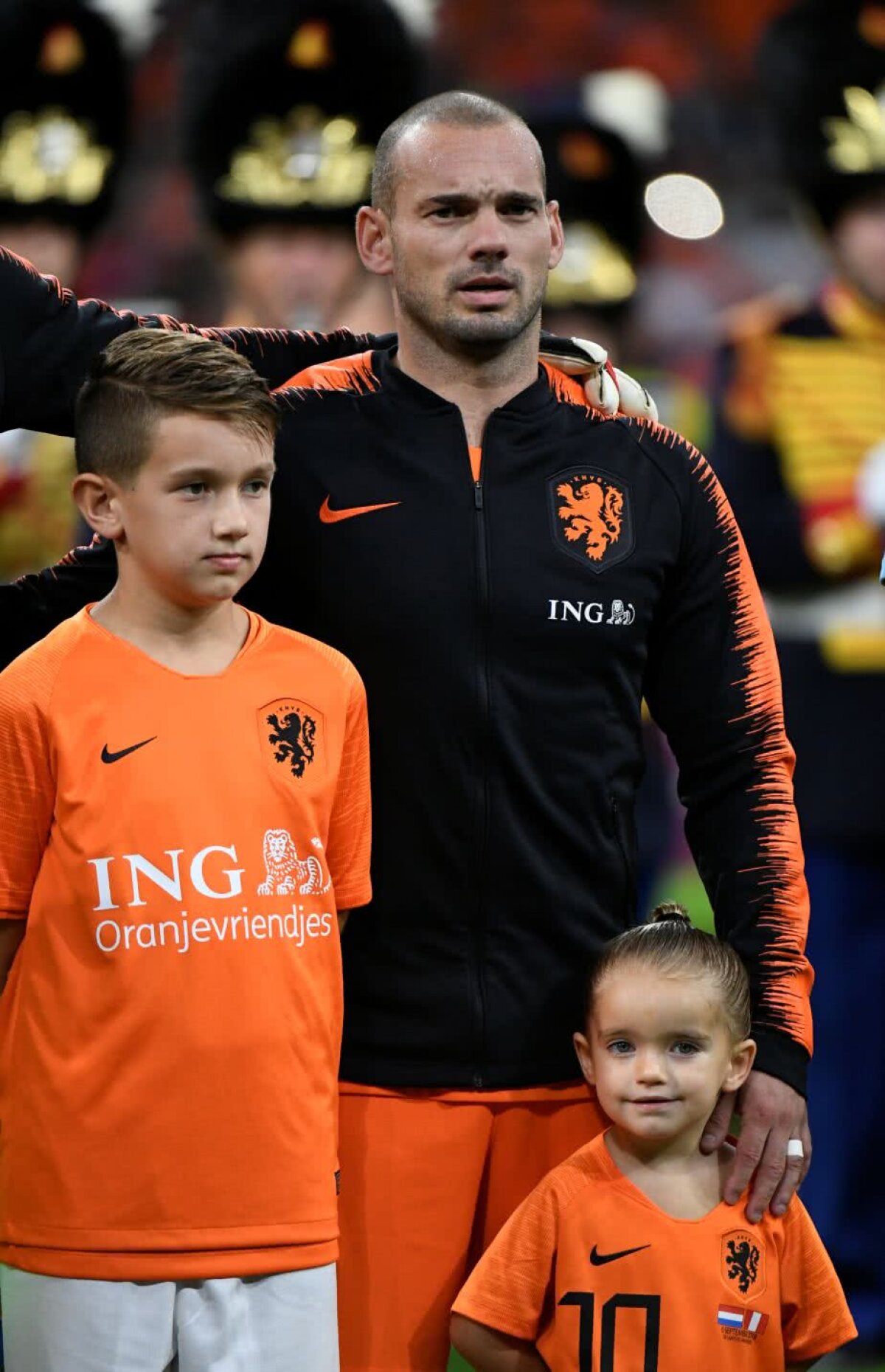 FOTO Retragerea lui Sneijder » Și-a revăzut cariera pe o canapea, cu familia, la mijlocul terenului pe ”Johan Cruyff Arena”