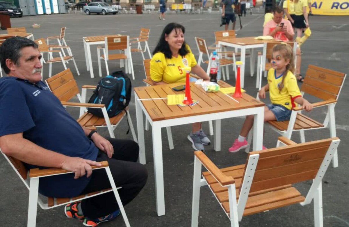 ROMÂNIA - MUNTENEGRU // VIDEO+FOTO Luptați pentru ei! Suporterii naționalei au început deja să vină la fan-zone-ul special amenajat în centrul Bucureștiului