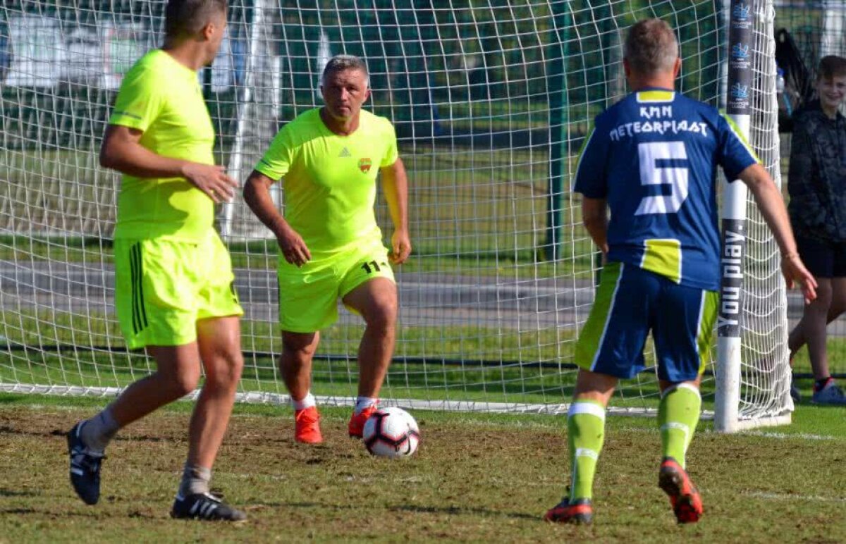 FOTO La 45 de ani, Ionel Ganea a făcut spectacol în Liga Campionilor pentru seniori » Echipa românului a pierdut finala