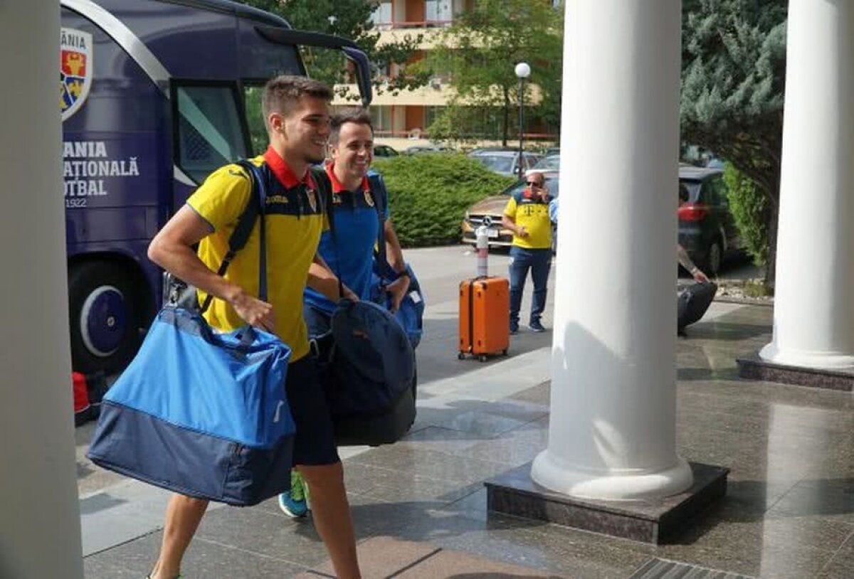 ROMÂNIA U21 - BOSNIA U21 » "Tricolorii mici" au ajuns astăzi la Constanța » Cine a fost show-man-ul trupei lui Mirel Rădoi :) 