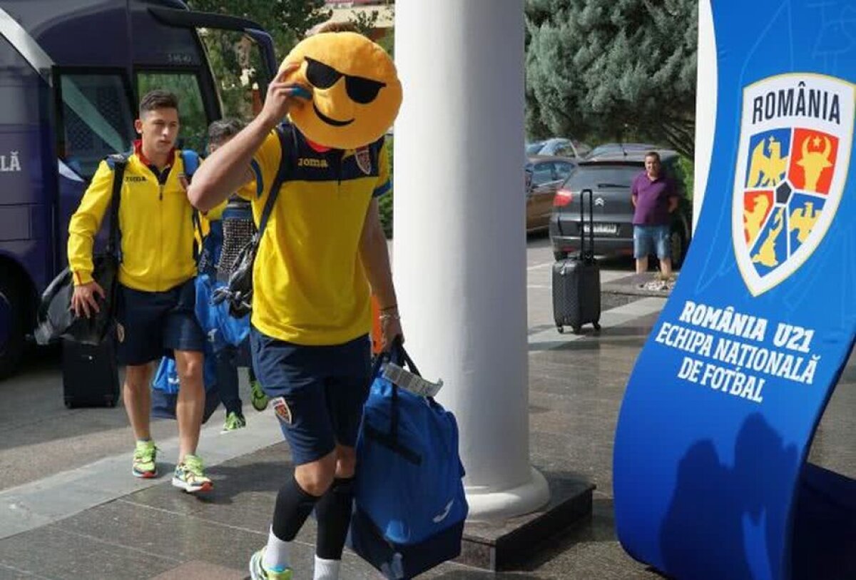 ROMÂNIA U21 - BOSNIA U21 » "Tricolorii mici" au ajuns astăzi la Constanța » Cine a fost show-man-ul trupei lui Mirel Rădoi :) 