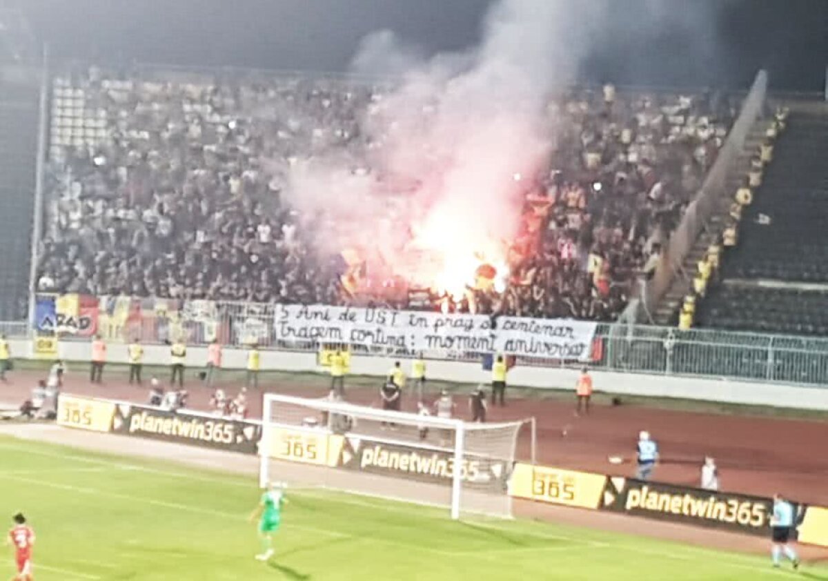 Serbia - România // FOTO Tricolorii au câștigat lupta din tribune » Mesajul afișat de fanii naționalei