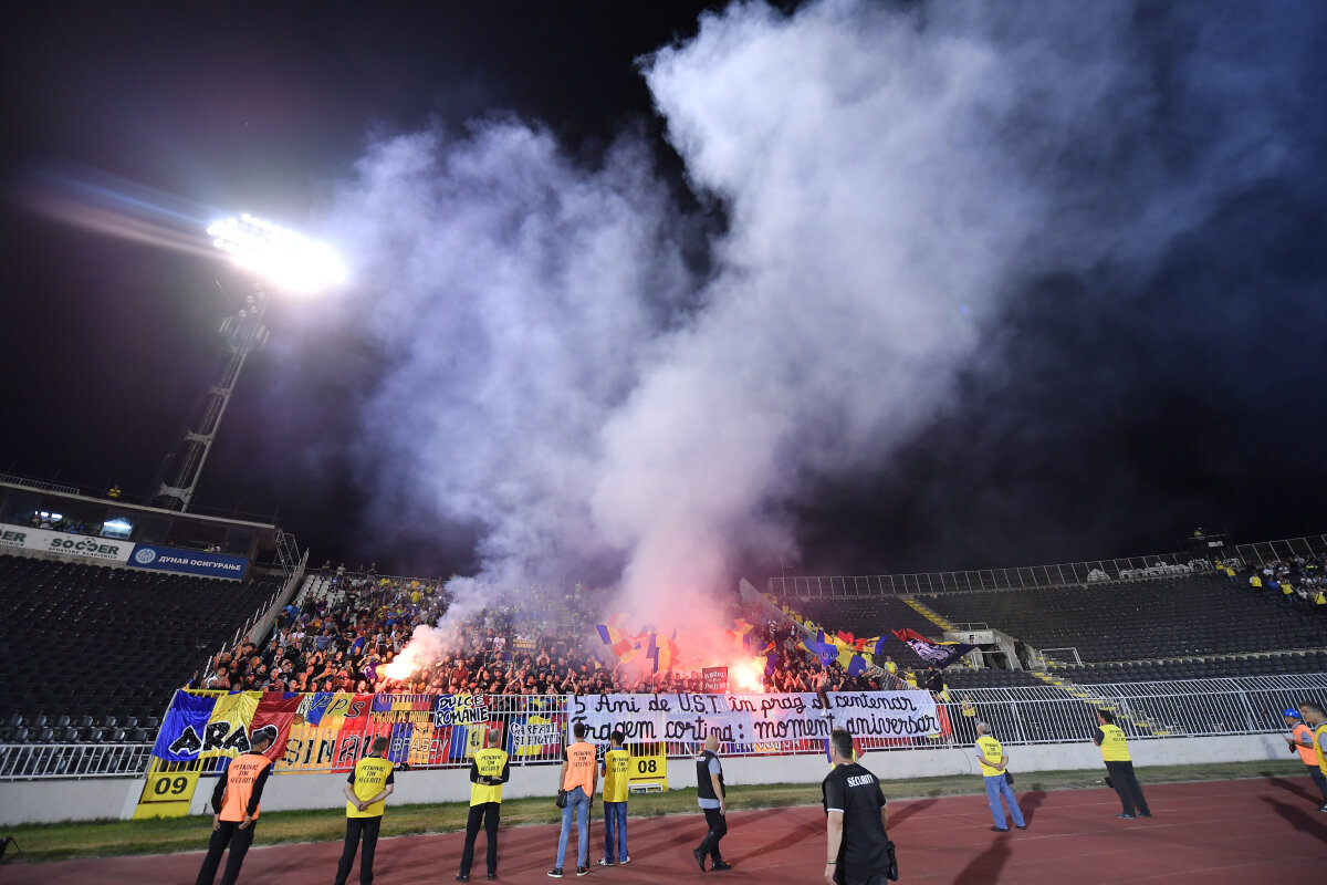 Serbia - România // FOTO Tricolorii au câștigat lupta din tribune » Mesajul afișat de fanii naționalei