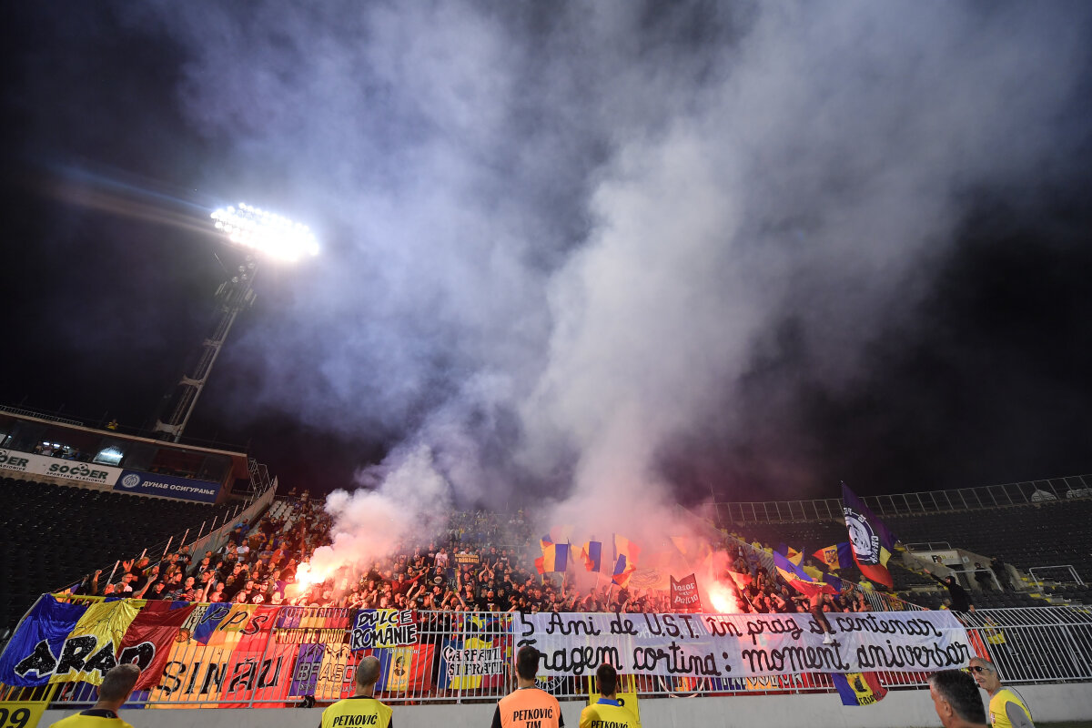 Serbia - România // FOTO Tricolorii au câștigat lupta din tribune » Mesajul afișat de fanii naționalei