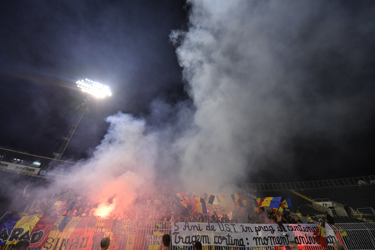 Serbia - România // FOTO Tricolorii au câștigat lupta din tribune » Mesajul afișat de fanii naționalei