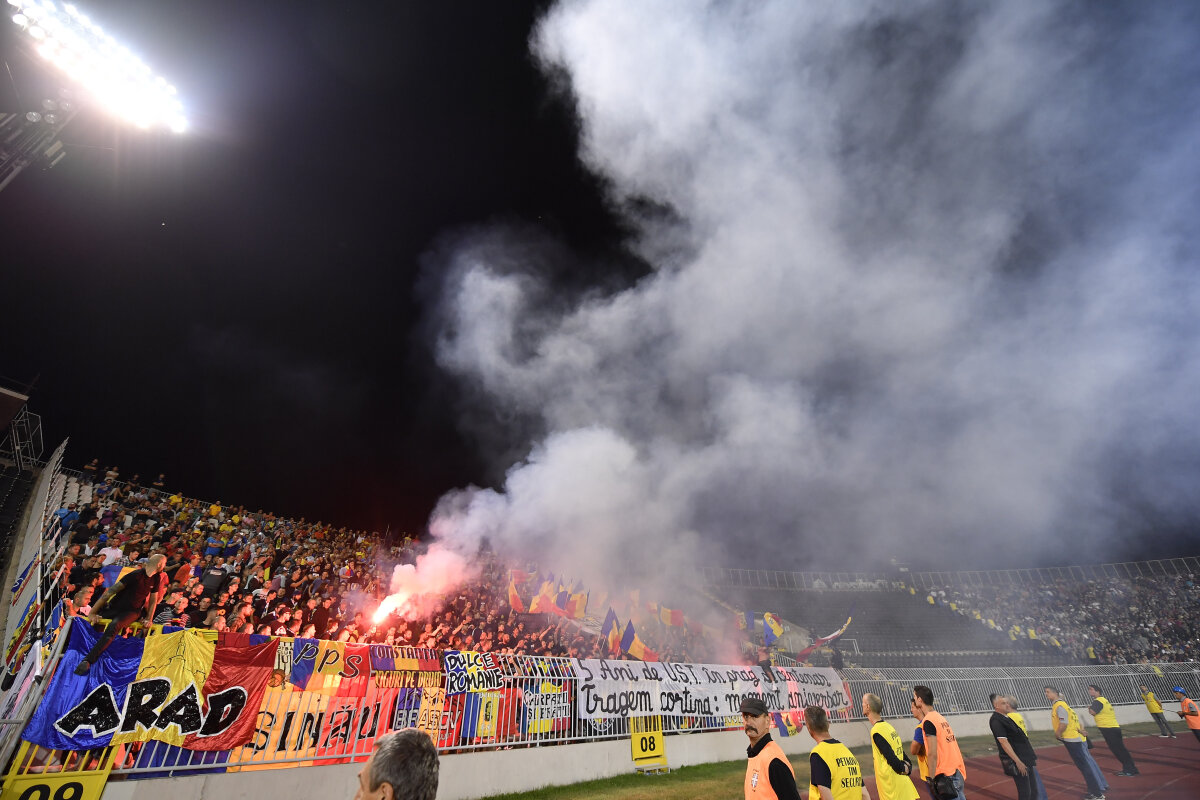 Serbia - România // FOTO Tricolorii au câștigat lupta din tribune » Mesajul afișat de fanii naționalei