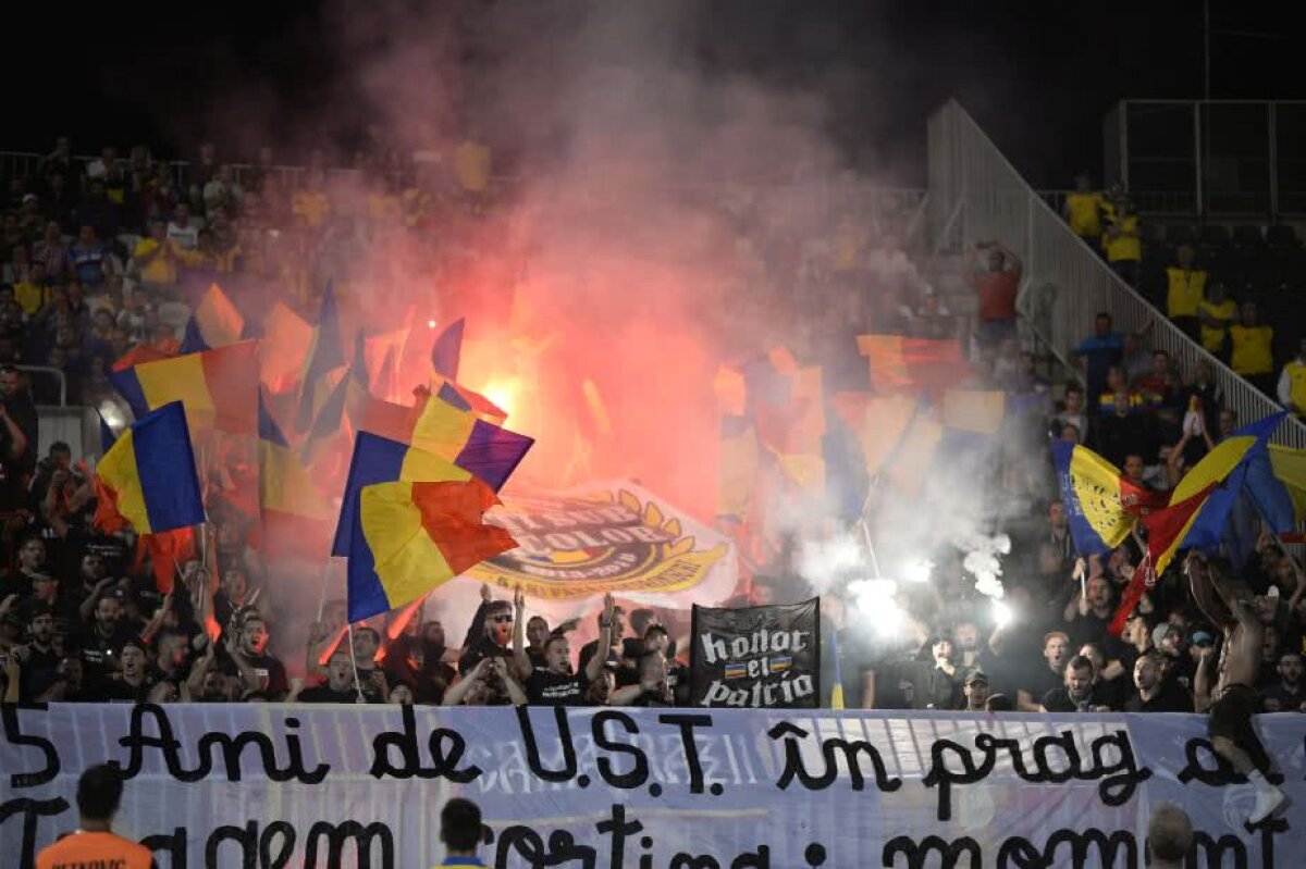 Serbia - România // FOTO Tricolorii au câștigat lupta din tribune » Mesajul afișat de fanii naționalei