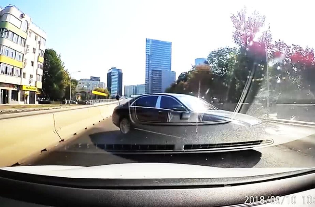 VIDEO Mașina lui Gigi Becali, surprinsă pe contratens în București!