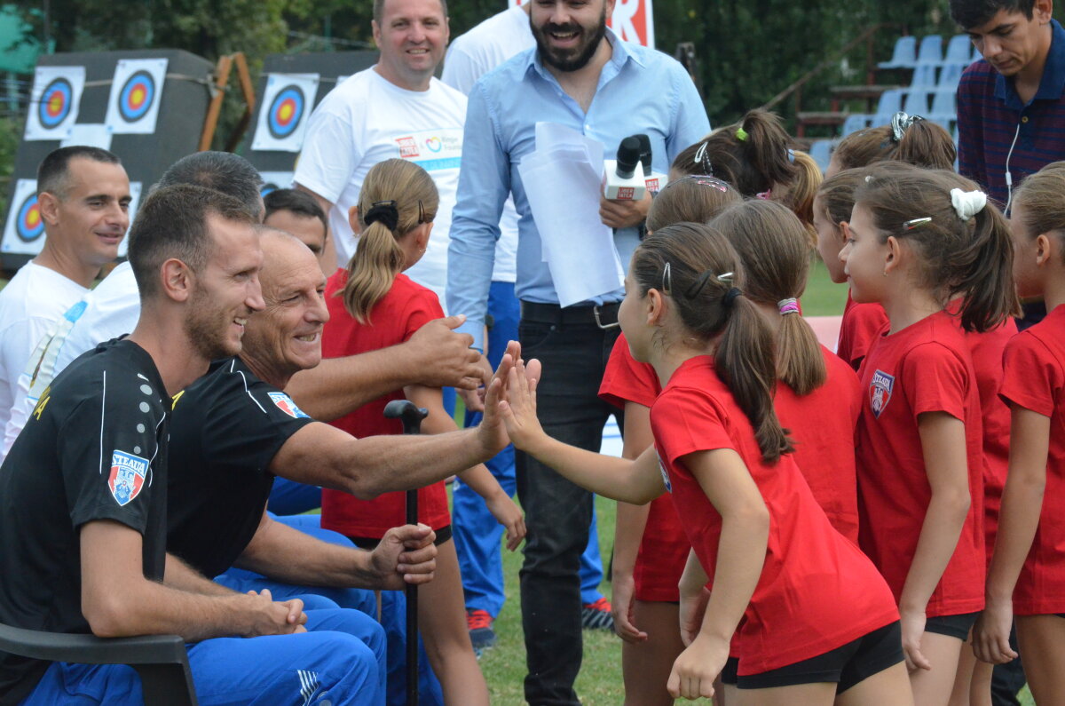 GALERIE FOTO Mișcător! Cele mai mici campioane ale Stelei, gimnaste de 8-9 ani, i-au încurajat pe sportivii Invictus, răniți în teatrele de operațiune