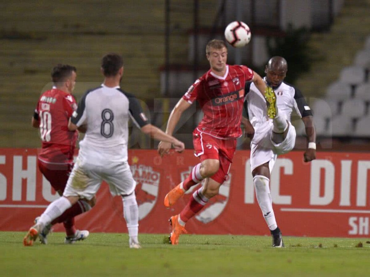 GALERIE FOTO Denis pericol public în "Groapă"! Alibec s-a distrat cu Dinamo, iar Astra a câștigat, 2-1 