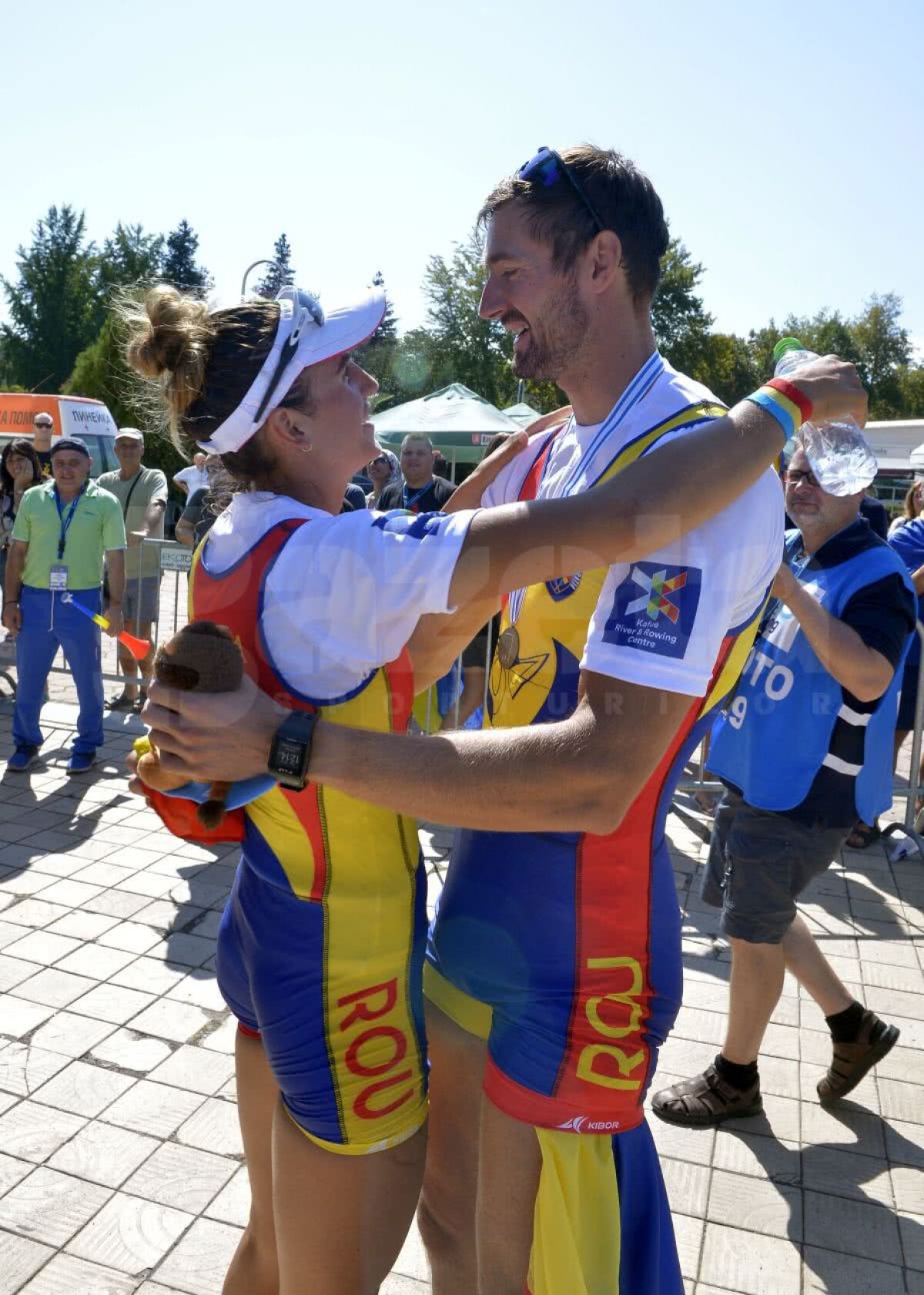 Corespondență GSP din Bulgaria » FOTO Dragoste pe podium! Soții Ionela și Marius Cozmiuc, medaliați la CM de Canotaj! Momente emoționante după curse