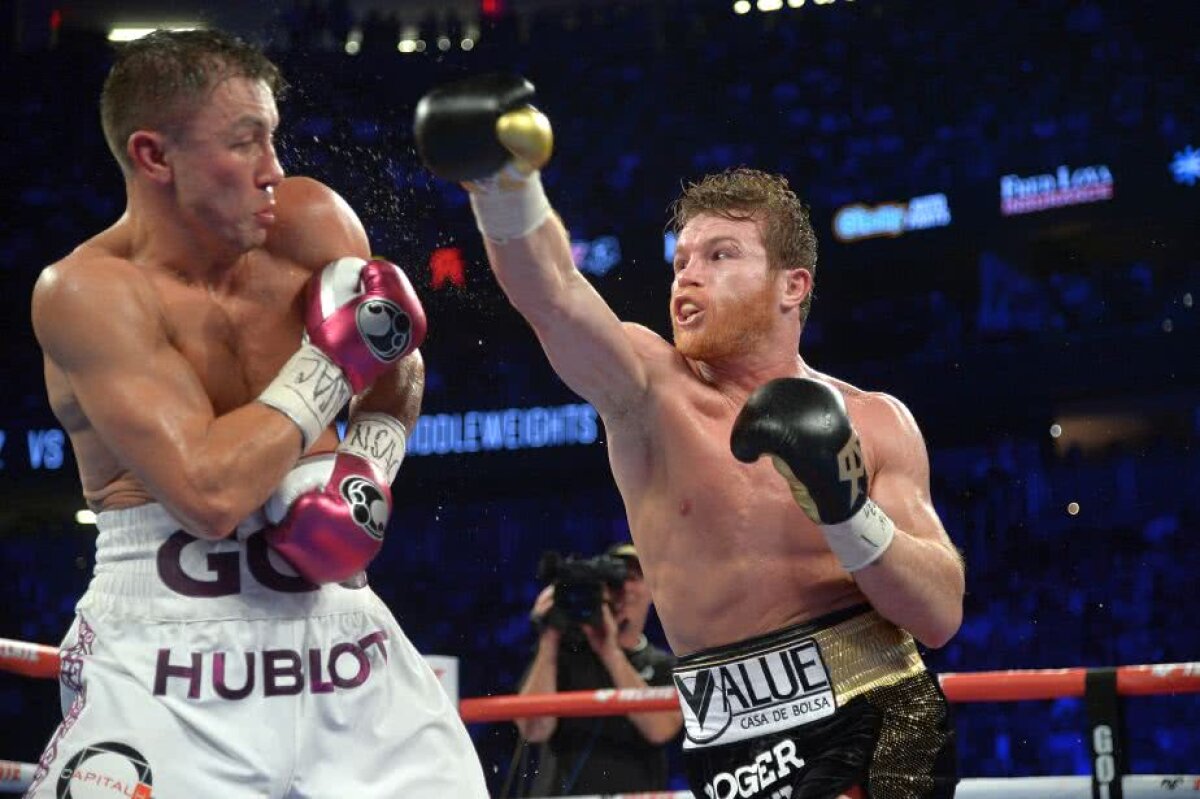 FOTO + VIDEO Saul "Canelo" Alvarez este noul rege al boxului! S-a impus la puncte în supermeciul cu Golovkin