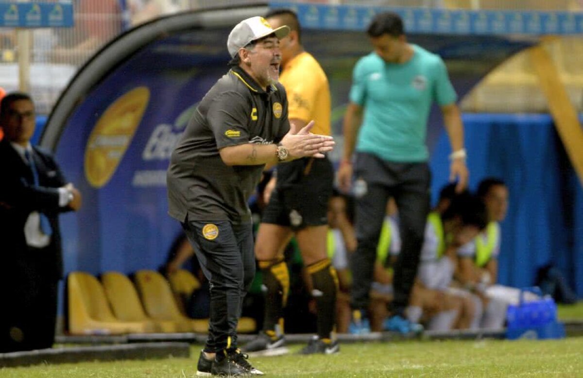 GALERIE FOTO Debut triumfal pentru Maradona în Mexic! A fost eroul serii și a făcut spectacol pe bancă