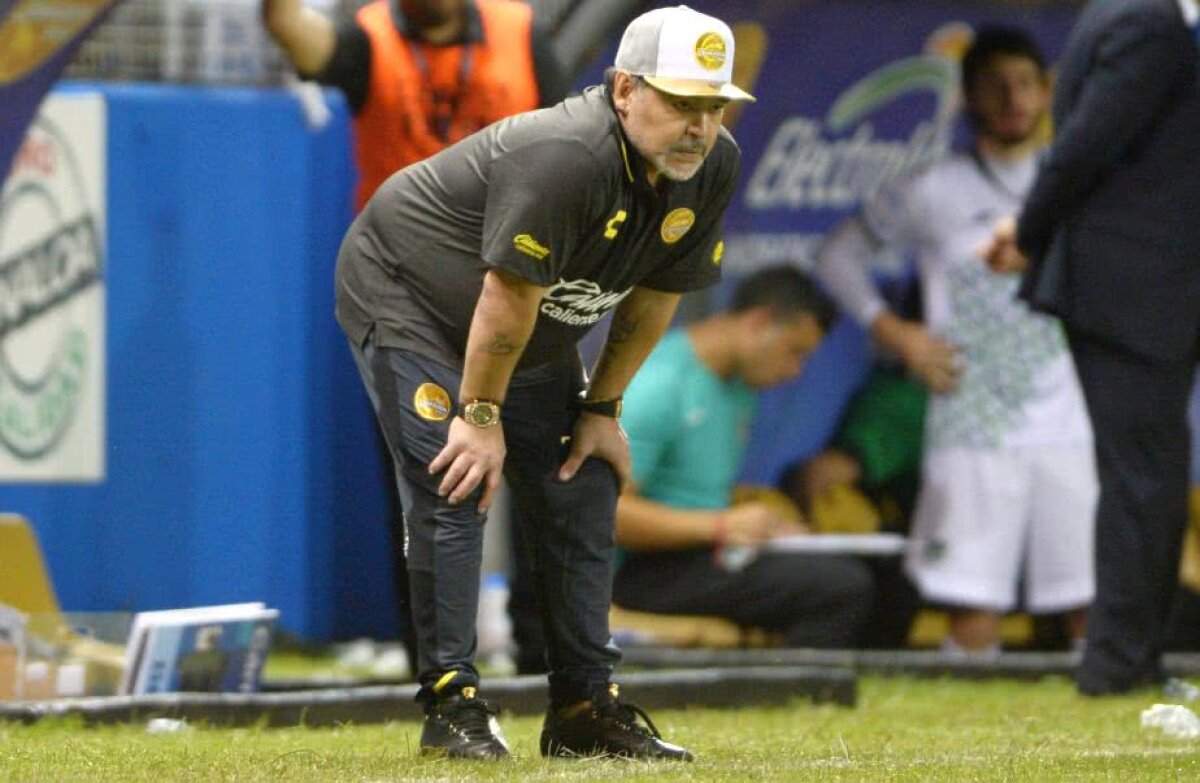 GALERIE FOTO Debut triumfal pentru Maradona în Mexic! A fost eroul serii și a făcut spectacol pe bancă