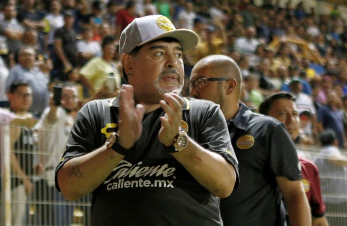 GALERIE FOTO Debut triumfal pentru Maradona în Mexic! A fost eroul serii și a făcut spectacol pe bancă