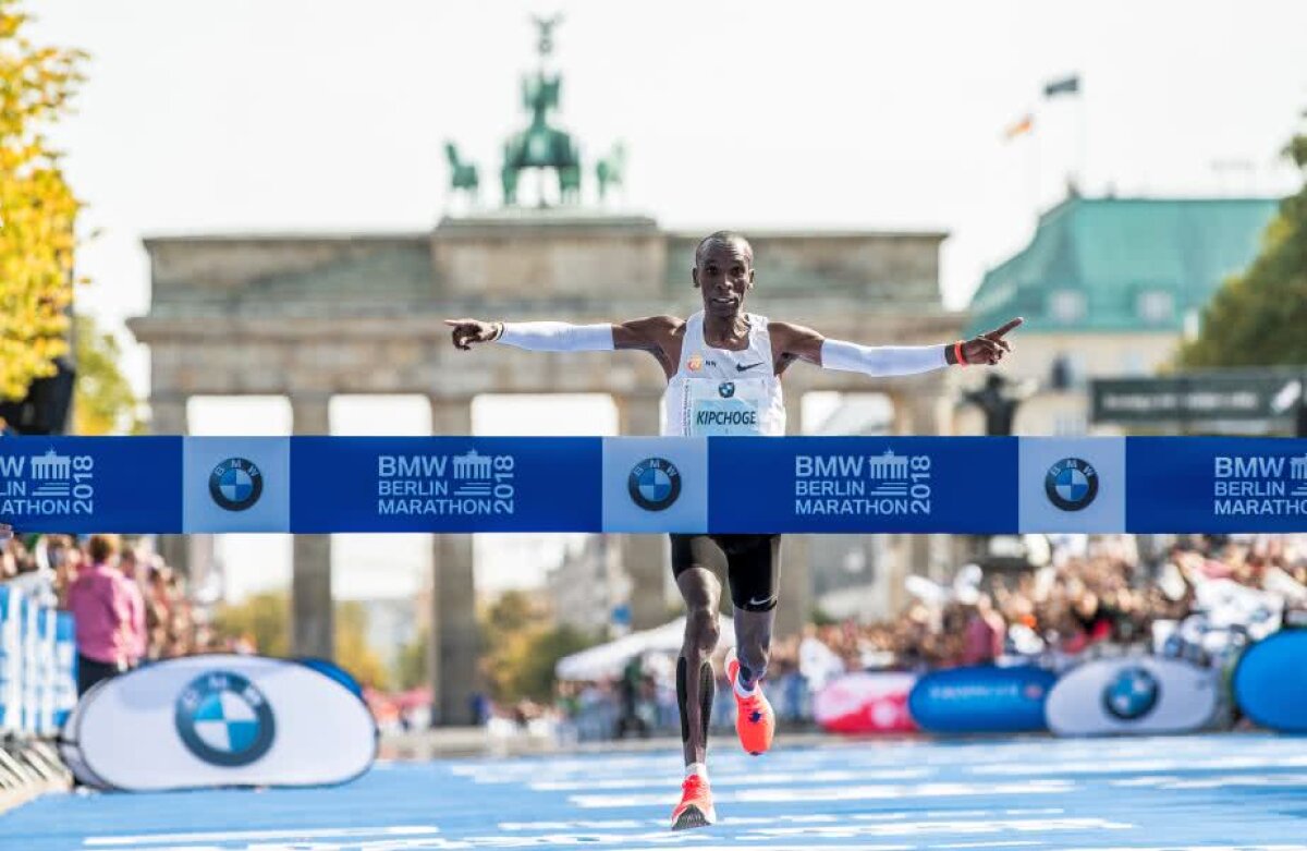 ELIUD KIPCHOGE // A stabilit un nou record mondial în maratonul de la Berlin: "Asta m-a făcut să trag de mine în ultimii kilometri"