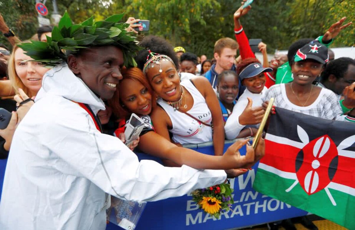 ELIUD KIPCHOGE // A stabilit un nou record mondial în maratonul de la Berlin: "Asta m-a făcut să trag de mine în ultimii kilometri"