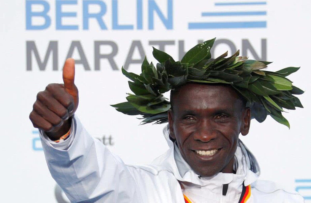ELIUD KIPCHOGE // A stabilit un nou record mondial în maratonul de la Berlin: "Asta m-a făcut să trag de mine în ultimii kilometri"