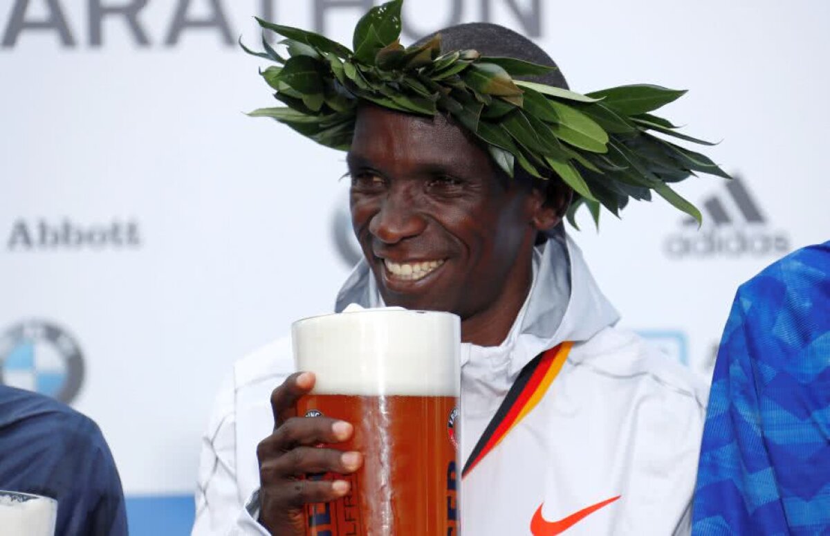 ELIUD KIPCHOGE // A stabilit un nou record mondial în maratonul de la Berlin: "Asta m-a făcut să trag de mine în ultimii kilometri"