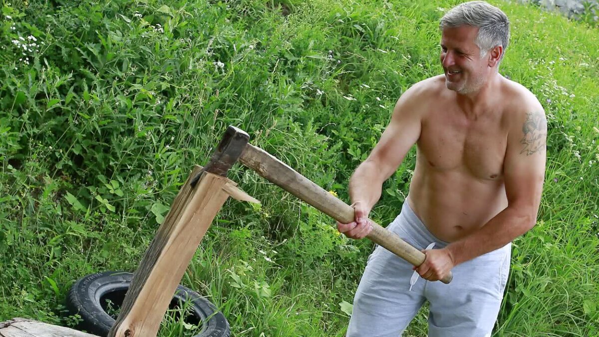 EXCLUSIV Interviu spectaculos acasă la Viorel Domocoș, în Bratca natală: "Am jucat la Craiova și la Dinamo, dar sunt stelist!" 