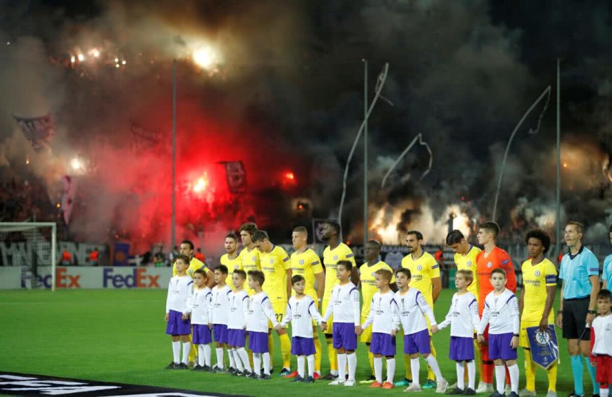 PAOK - CHELSEA // FOTO Intră iar în atenția UEFA? Ultrașii lui PAOK au declanșat infernul la meciul cu Chelsea din Europa League