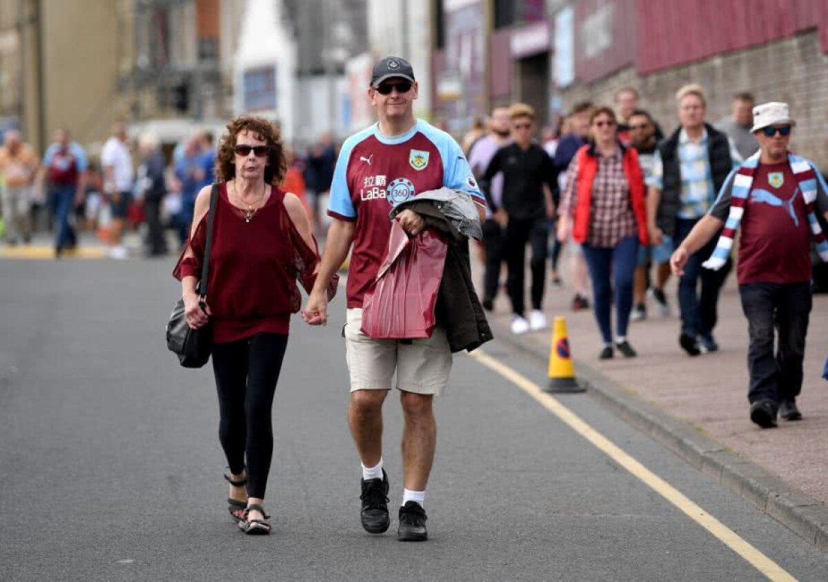 REMEMBER // Titlu anului în The Sun: "Henț! Nu mergeți cu noile tricouri în România!" :D » Așteaptă un meci cu FCSB: "Să fie și mai amuzant"