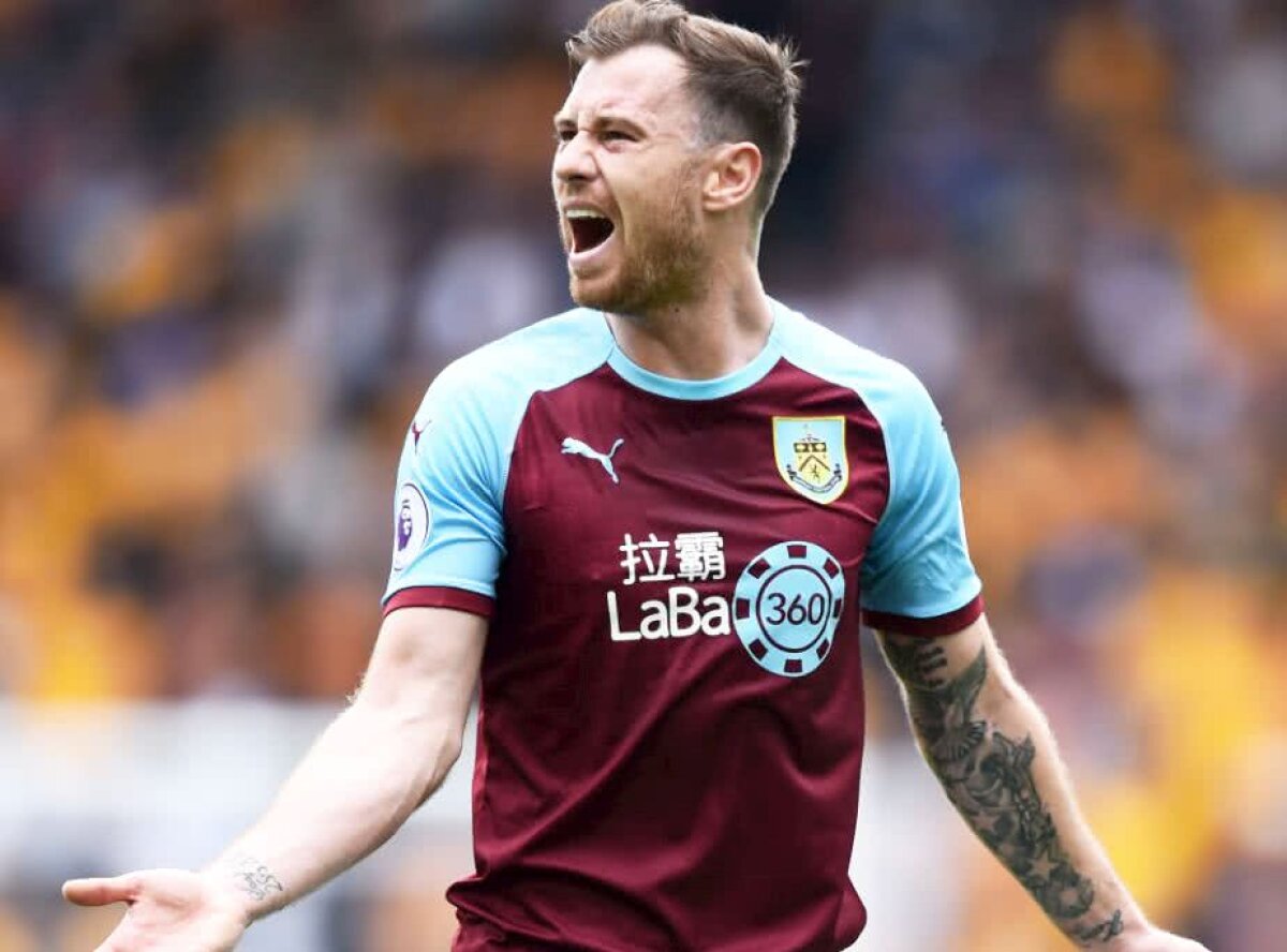 REMEMBER // Titlu anului în The Sun: "Henț! Nu mergeți cu noile tricouri în România!" :D » Așteaptă un meci cu FCSB: "Să fie și mai amuzant"