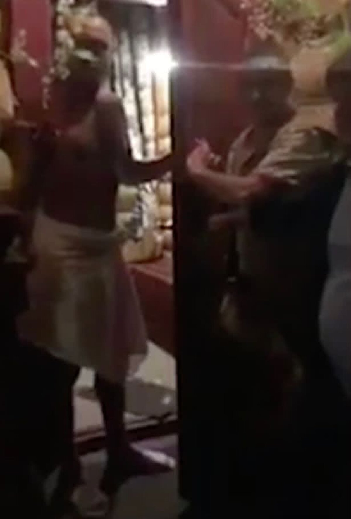 VIDEO&FOTO Scandal imens! Soția unui fotbalist celebru a intrat peste soțul ei în saună și l-a prins cu altă femeie