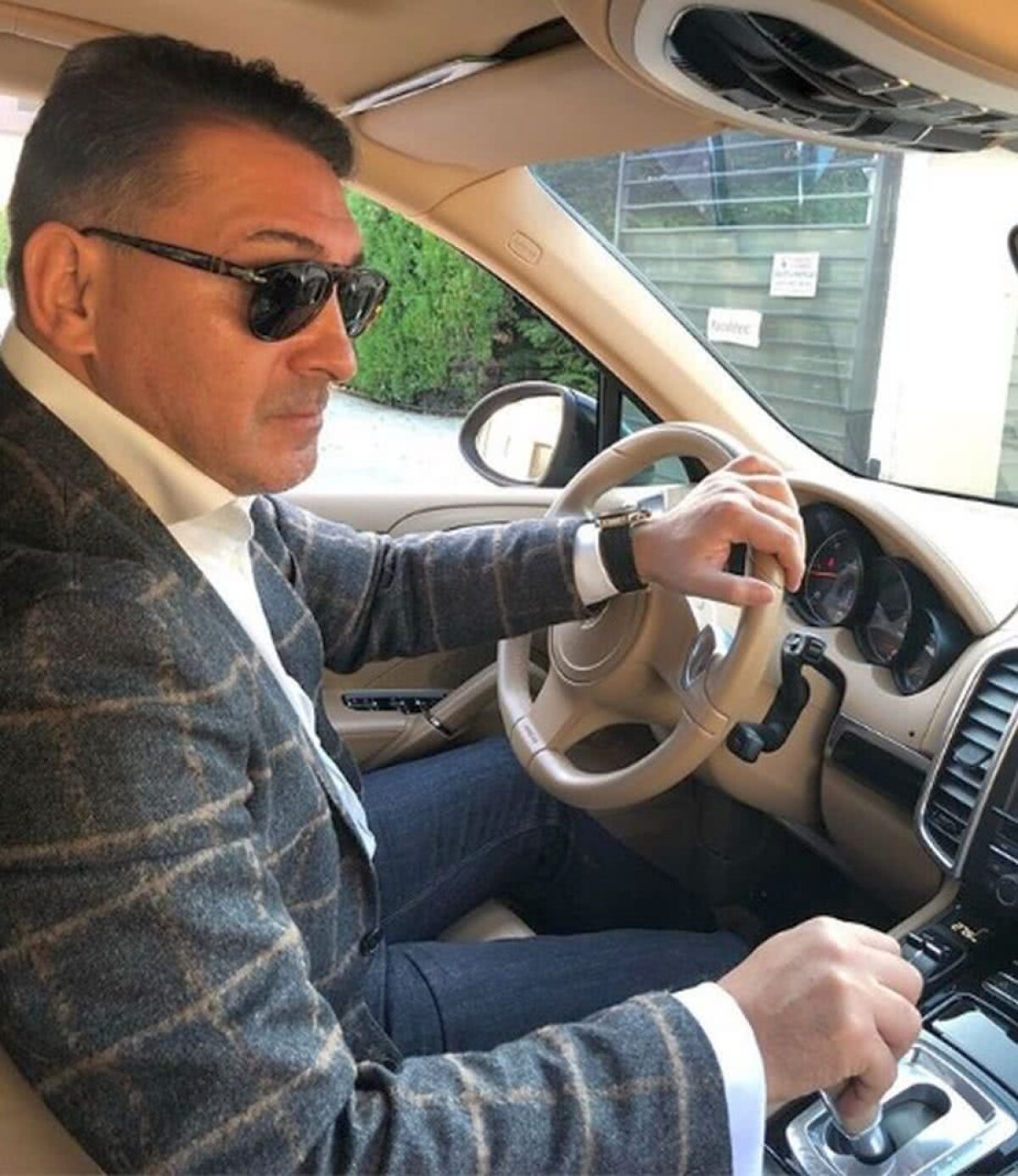 GALERIE FOTO Lordul » Ilie Dumitrescu face senzație cu fotografiile postate pe Instagram