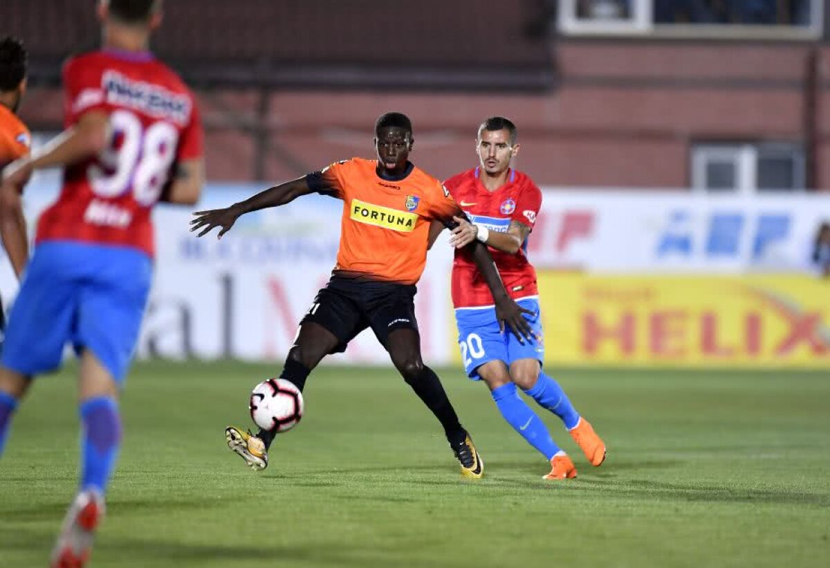 FCSB - DUNĂREA CĂLĂRAȘI 2-0 // VIDEO+FOTO Ispas, "copiuţa" lui Dică la examen » Antrenorul roș-albaștrilor a trecut primul test în faţa lui Becali, ajutat din plin şi de fundaşul oaspeților