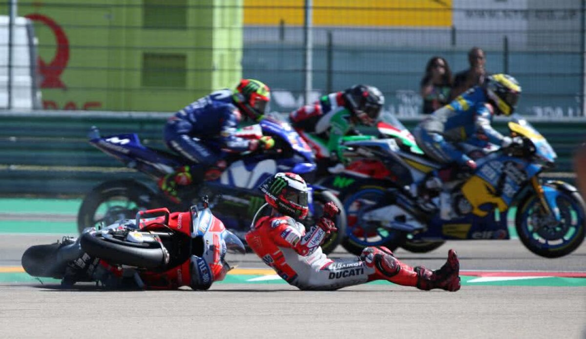 VIDEO + FOTO Acuze și amenințări la MotoGP » Jorge Lorenzo: "Marquez mi-a distrus piciorul și m-a scos din joc pentru etapa următoare! Aștept să-mi ceară scuze, altfel mă simt obligat să reacționez și eu"