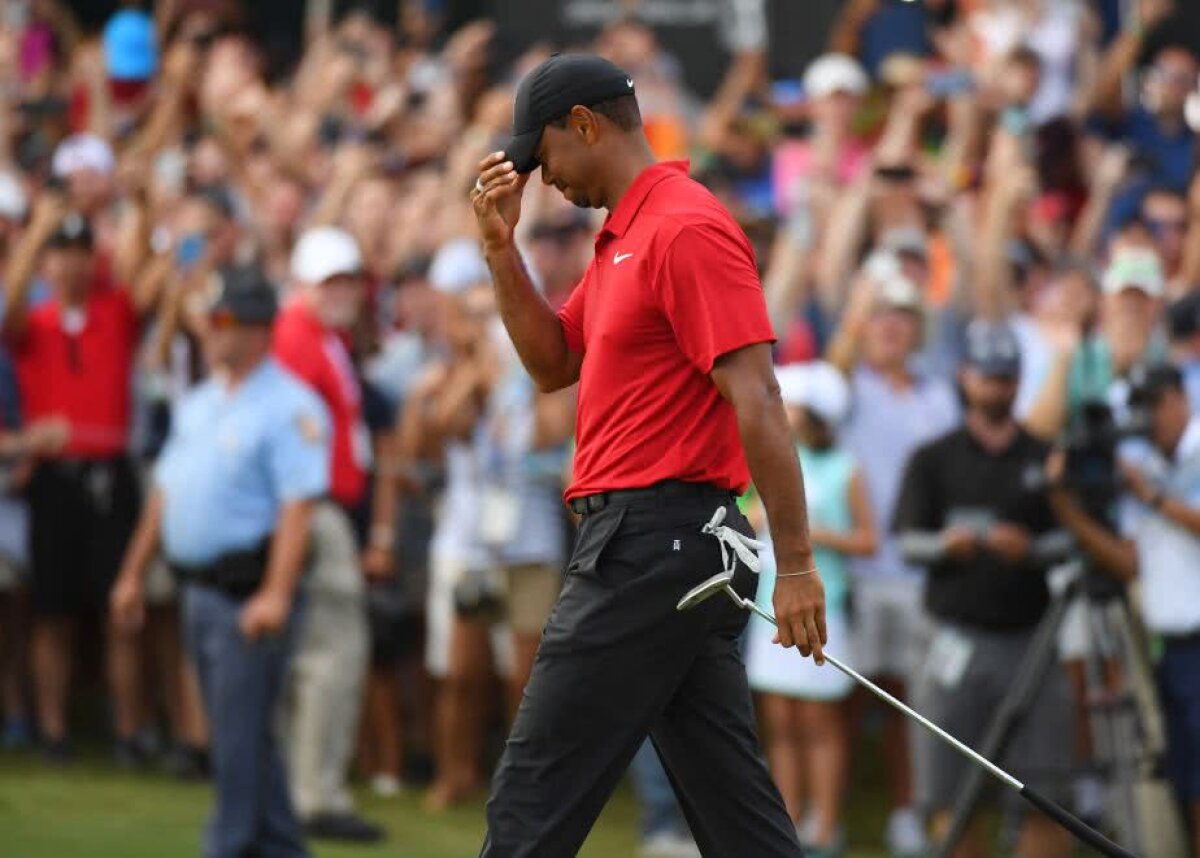 FOTO Tiger Woods, în lacrimi după primul turneu câștigat în ultimii 5 ani: "A fost greu să nu plâng după ultima gaură"