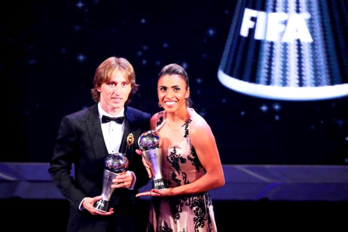 FOTO Un fotbalist din Liga 1 a fost la gala FIFA și s-a pozat cu Luka Modric: "Suntem bucuroși că jucătorul nostru a fost invitat!"