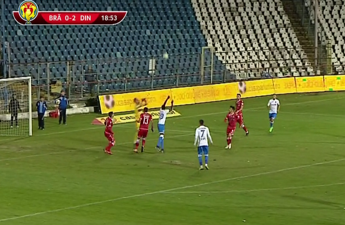 VIDEO + FOTO Fază controversată în Dacia Brăila - Dinamo » Penalty după o ieșire haotică a portarului dinamovist