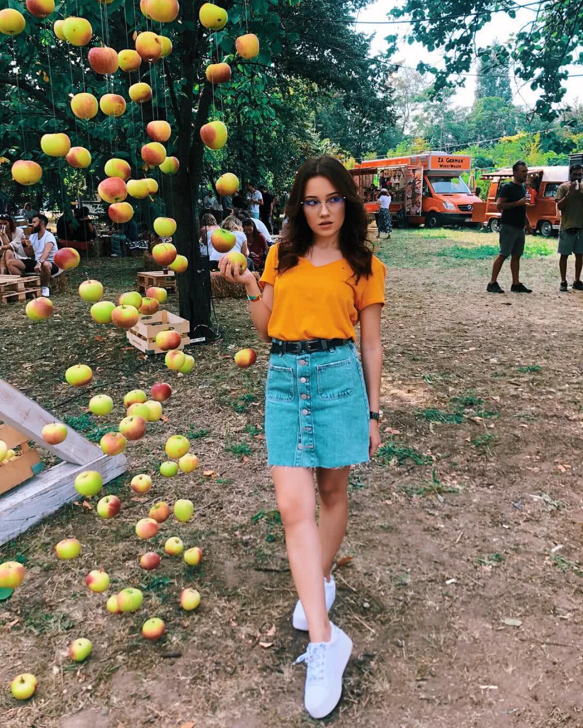 FOTO HOT Cine e Mimi de pe Instagram » E cea mai în vogă vloggeriță din România și postează imagini demențiale pe net