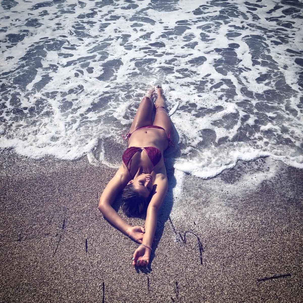 FOTO HOT Cristina e printre cele mai populare vloggerițe din România și pozează super sexy!