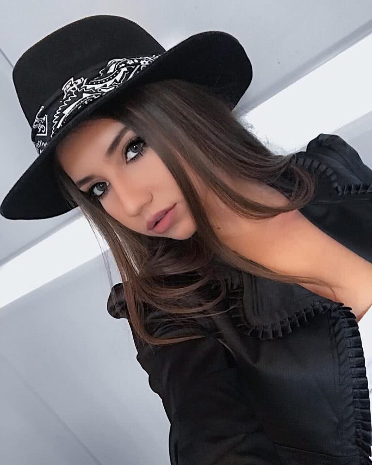 GALERIE FOTO 35 de imagini fierbinți » Aza Gabriela "dinamitează" Instragamul: "E imposibil să rezist tentației!"